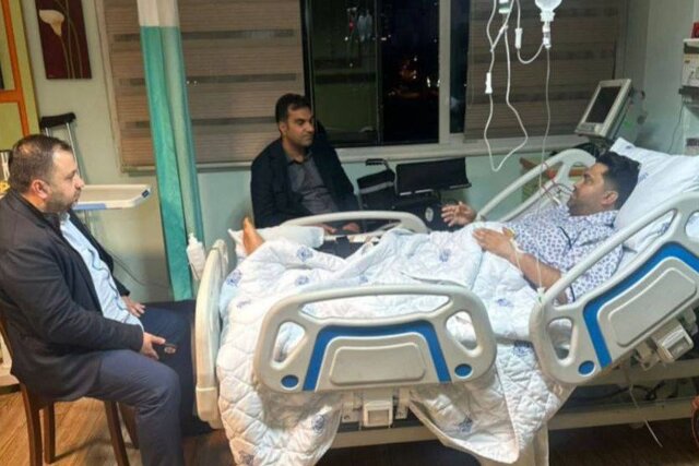 زانوی سرمربی چادرملوی اردکان زیر تیغ جراحان/ نماینده مجلس به عیادت رفت